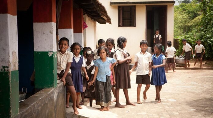 Common School System in India : Castle Spain